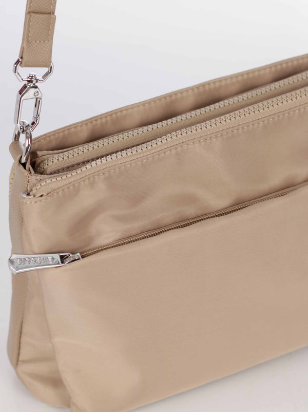 Manoslibres_mujer_2278_mokka