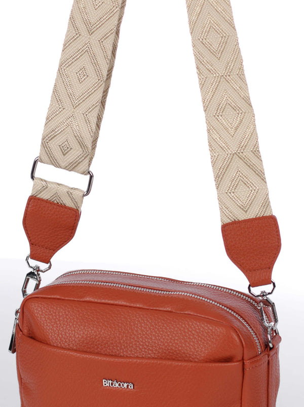 manoslibres_mujer_2275_terracota
